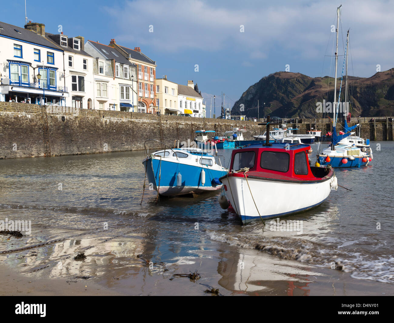 Boote im Hafen Ilfracombe Devon England UK Stockfoto