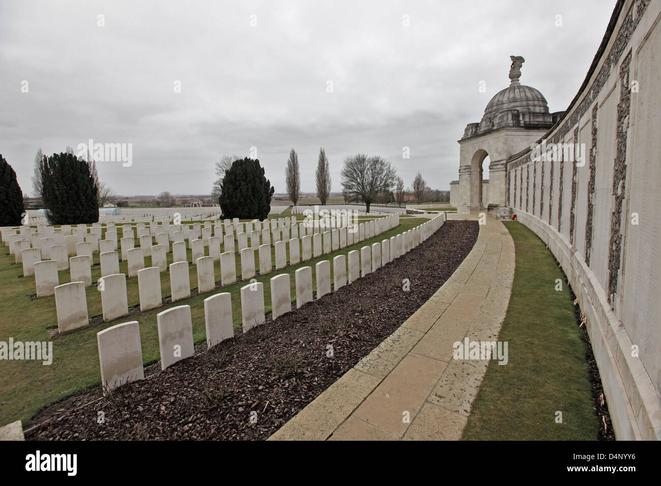 Tyne Cot Friedhof, Passchendaele, Begräbnisstätte für die Toten des ersten Weltkriegs in Ypern auffallende an der Westfront Stockfoto