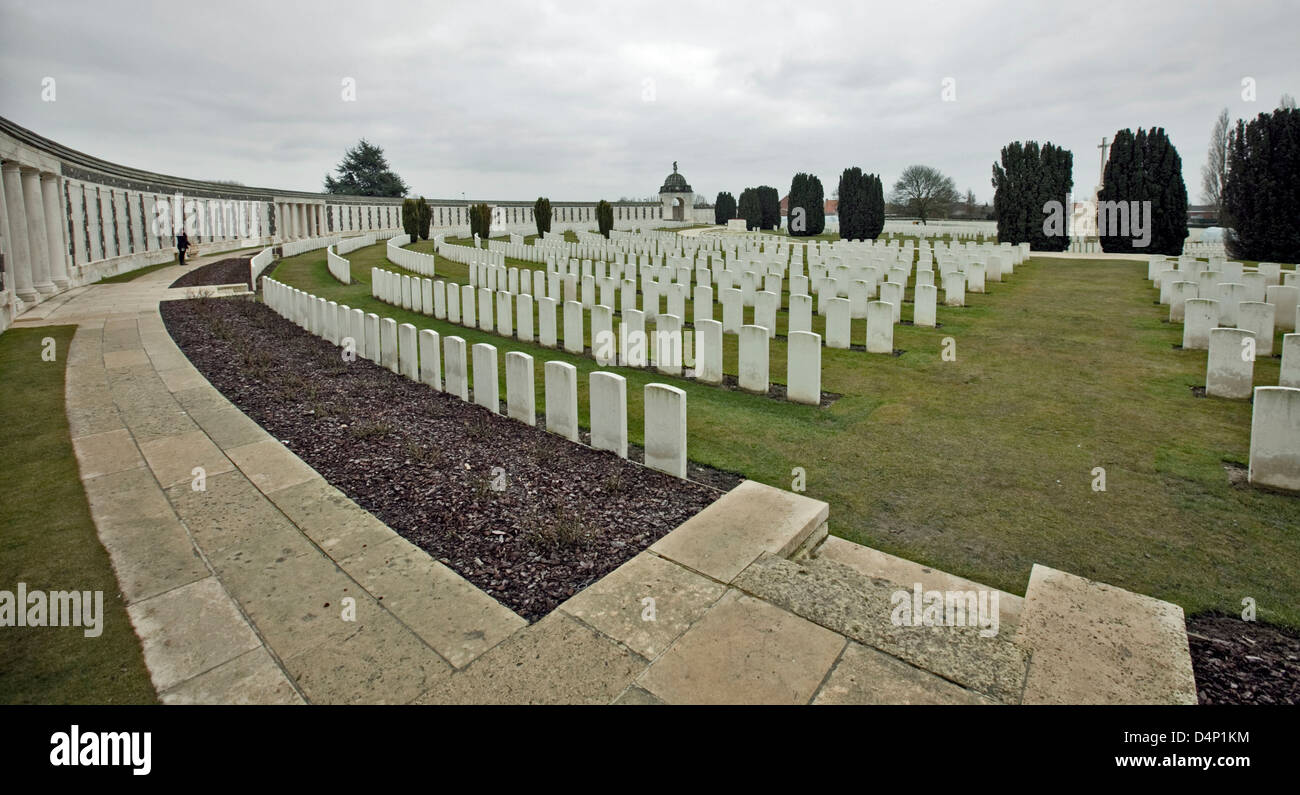Tyne Cot Friedhof, Passchendaele, Begräbnisstätte für die Toten des ersten Weltkriegs in Ypern auffallende an der Westfront Stockfoto