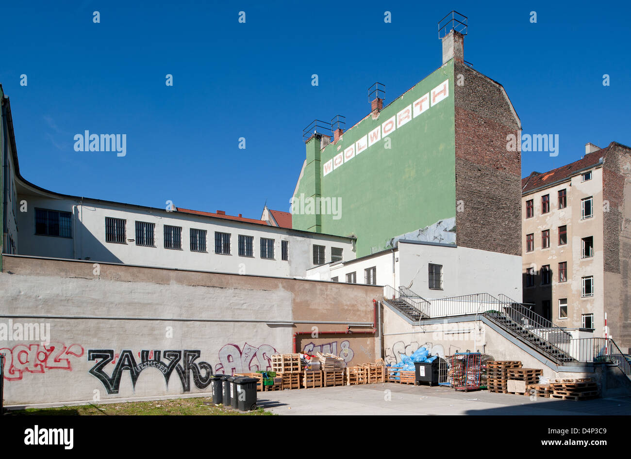 Berlin, Deutschland, Woolworth Inschrift aus einem Abflussrohr Stockfoto