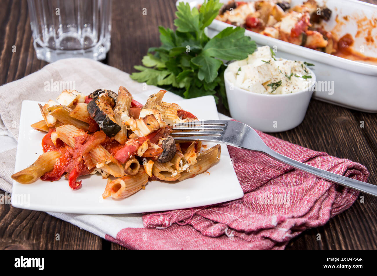 Frisch gemachte vegetarische Pasta Backen Stockfoto