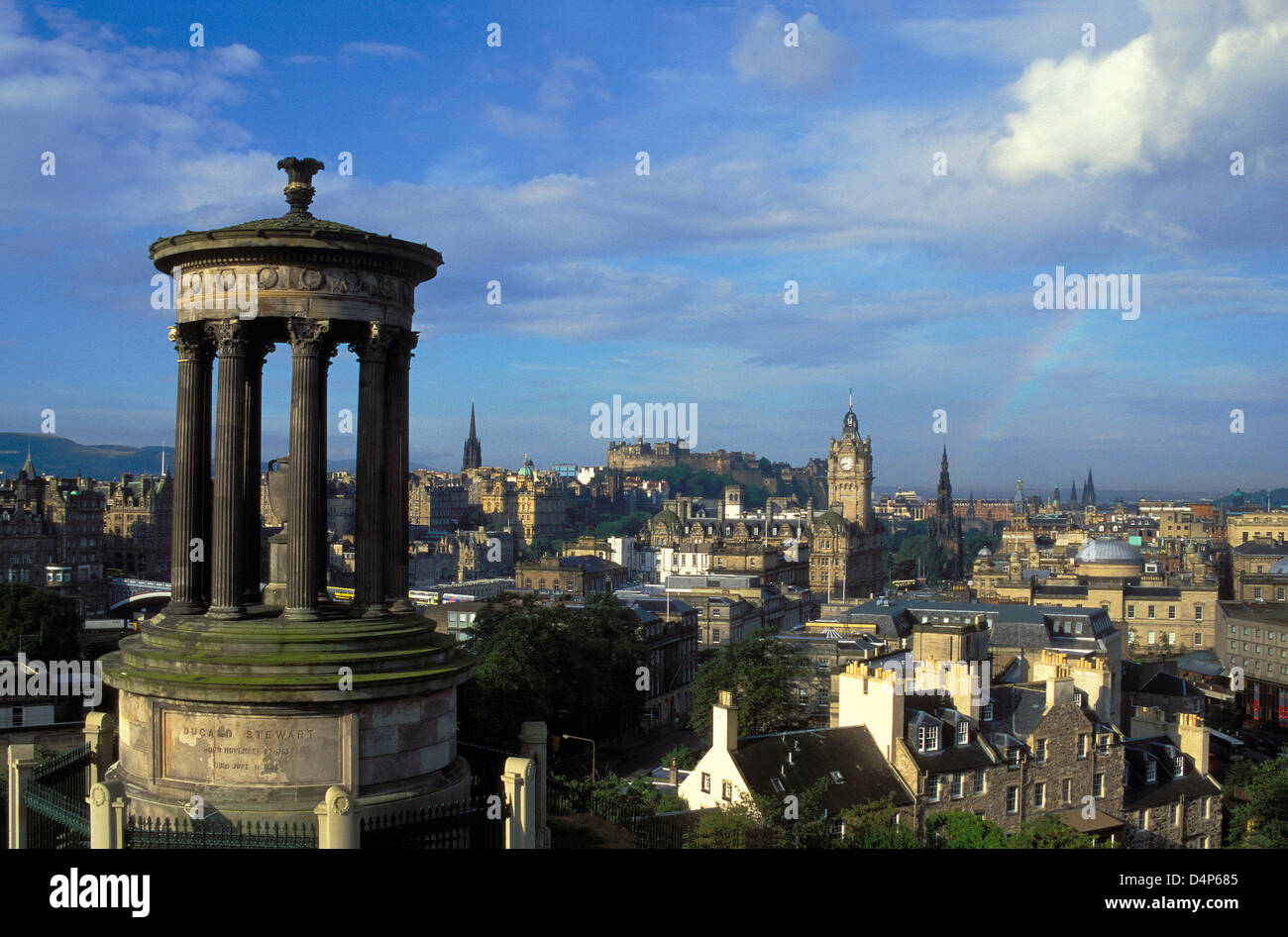 Dugald Stewart Monument auf Calton Hill mit Blick auf Stadt Stockfoto