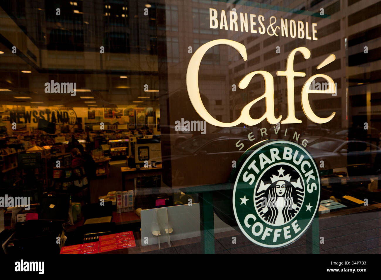 Barnes Noble Cafe Zeichen Stockfotografie Alamy Barnes Noble Cafe Zeichen Stockfotografie Alamy