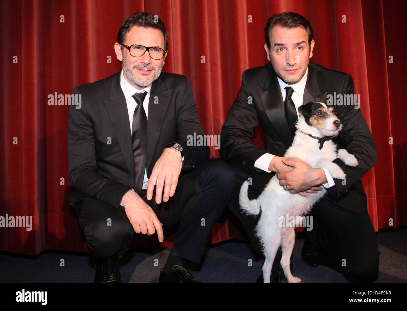 Berlin, Deutschland, Michel Hazanavicius, Jean Dujardin und Film Hund Archie Stockfoto