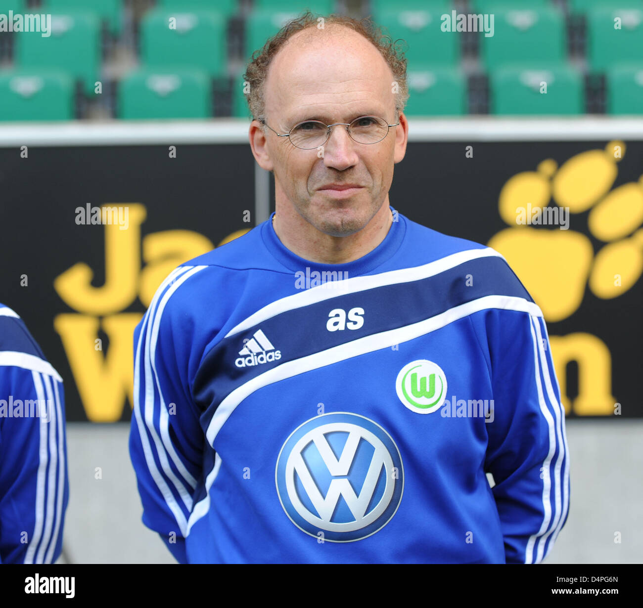 Der neue Co-Trainer Achim Sarstedt des deutschen Fußball-Bundesliga Champion 2009 VfL Wolfsburg gesehen während des ersten Trainings für die Saison 2009/2010 in Wolfsburg, Deutschland, 22. Juni 2009. Foto: PETER STEFFEN Stockfoto