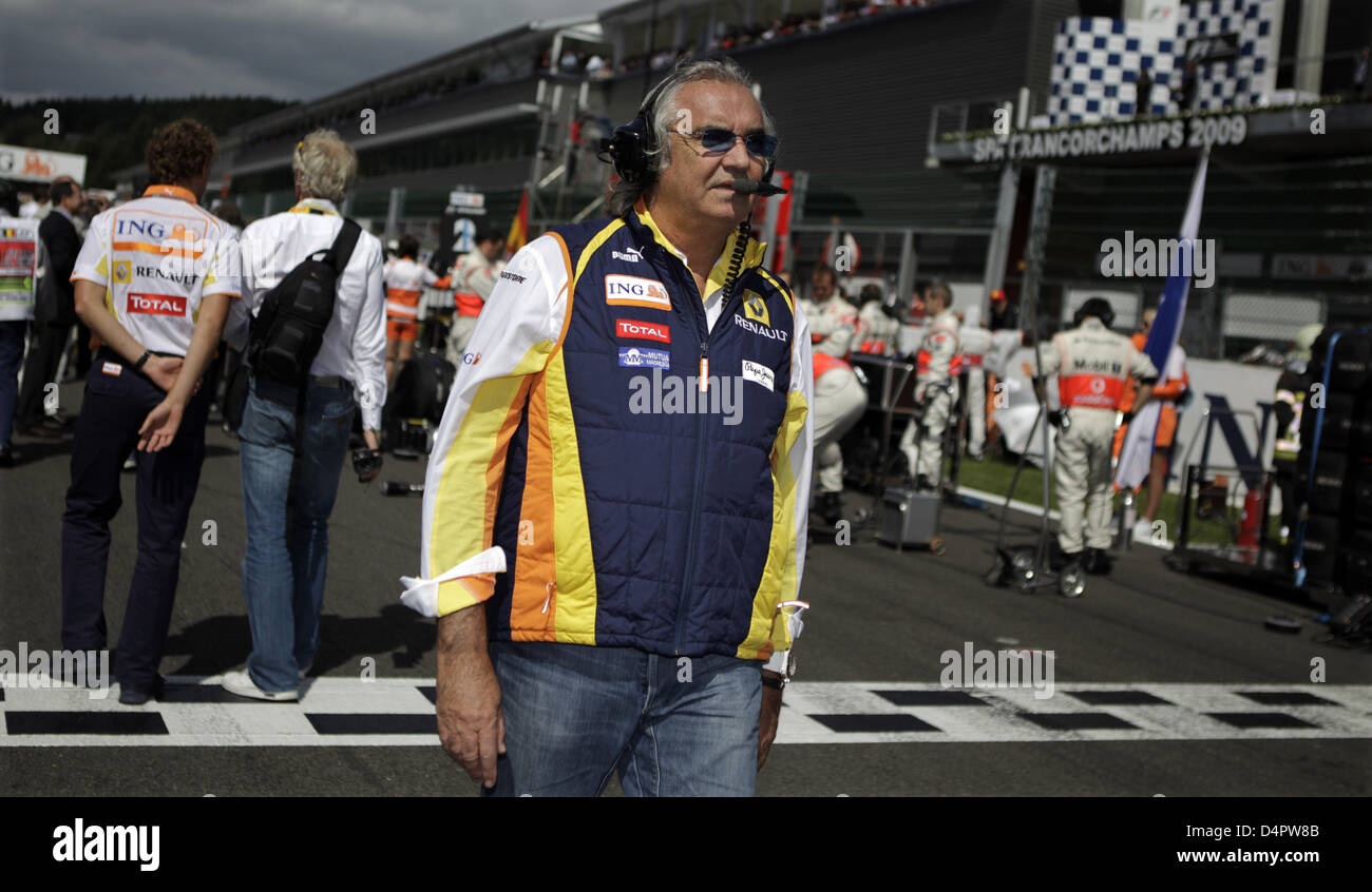 Italienische Flavio Briatore, Teamchef des Renault F1 Teams wird im Raster vor dem Grand Prix von Belgien in Spa-Francorchamps, Belgien, 30. August 2009 gesehen. Foto: Jan Woitas Stockfoto