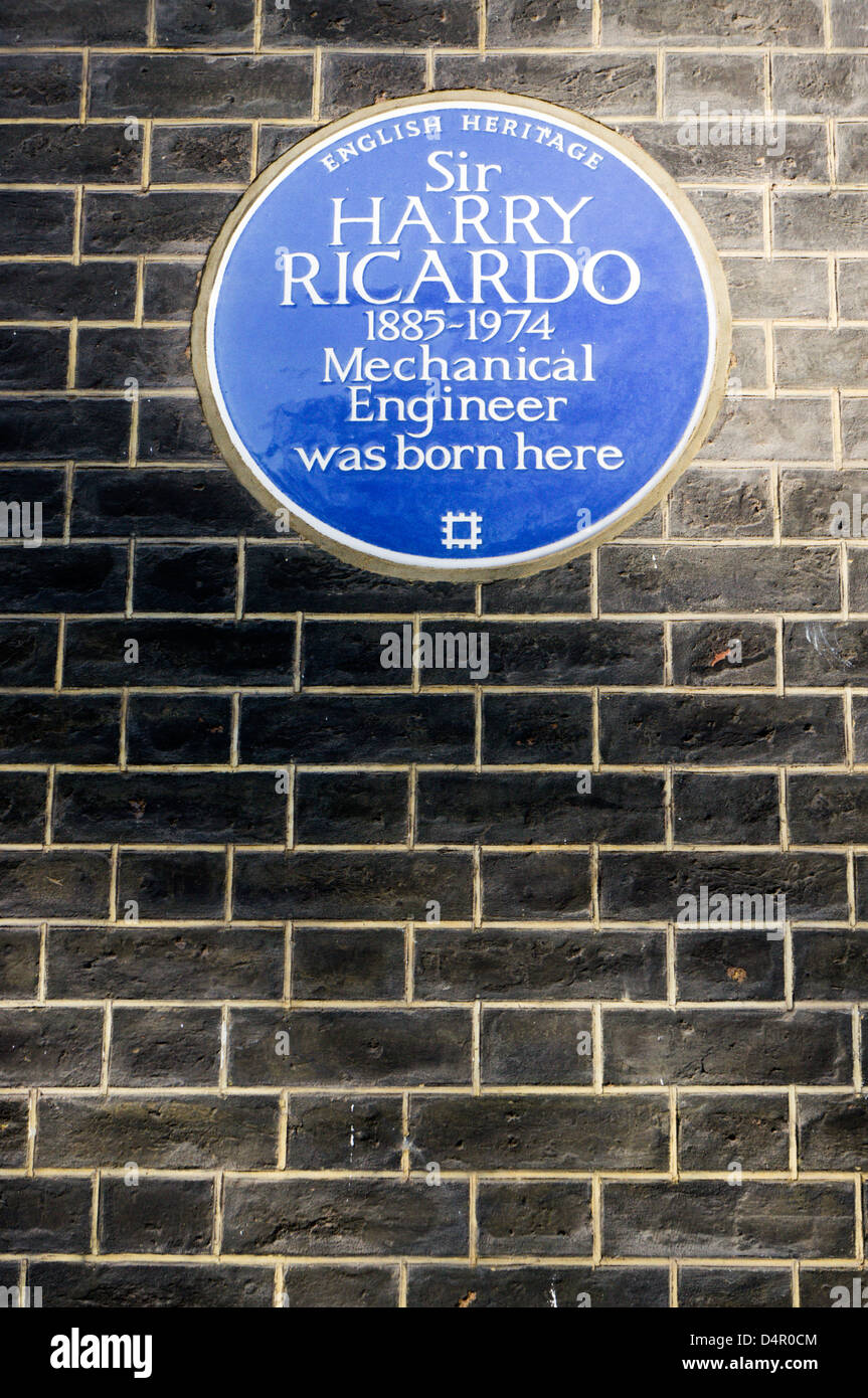 Eine blaue Plakette auf Kosten des Hauses, in dem Sir Harry Ricardo in Bedford Square geboren wurde. Stockfoto