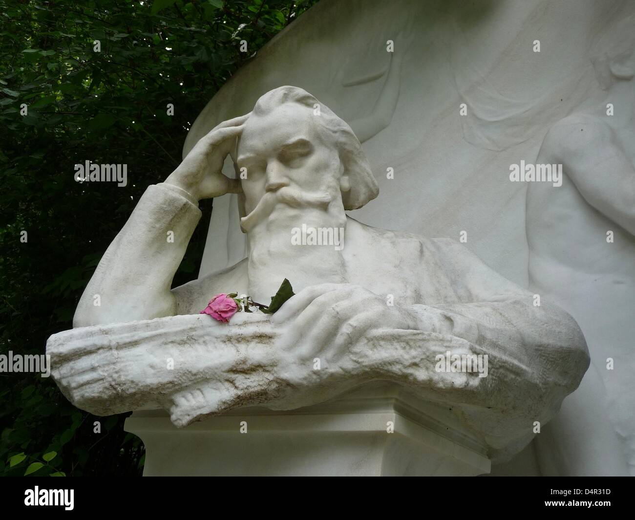 Das Grab des Komponisten Johannes Brahms (1833-1987) auf dem Zentralfriedhof in Wien, 9. August 2009. Foto: Beate Schleep Stockfoto