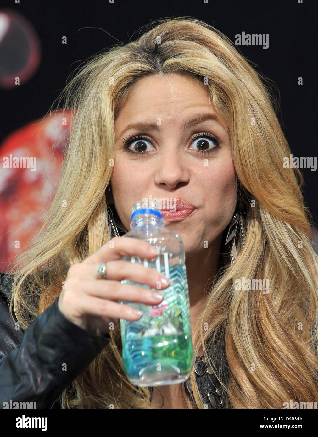 Kolumbianische Sängerin Shakira auf? BURDA LIVE? in Offenburg, Deutschland, 21. September 2009. Zum ersten Mal in Deutschland eingeführt, der 32 Jahre alte Sängerin ihre sozialen Projekte. FOTO: PATRICK SEEGER Stockfoto