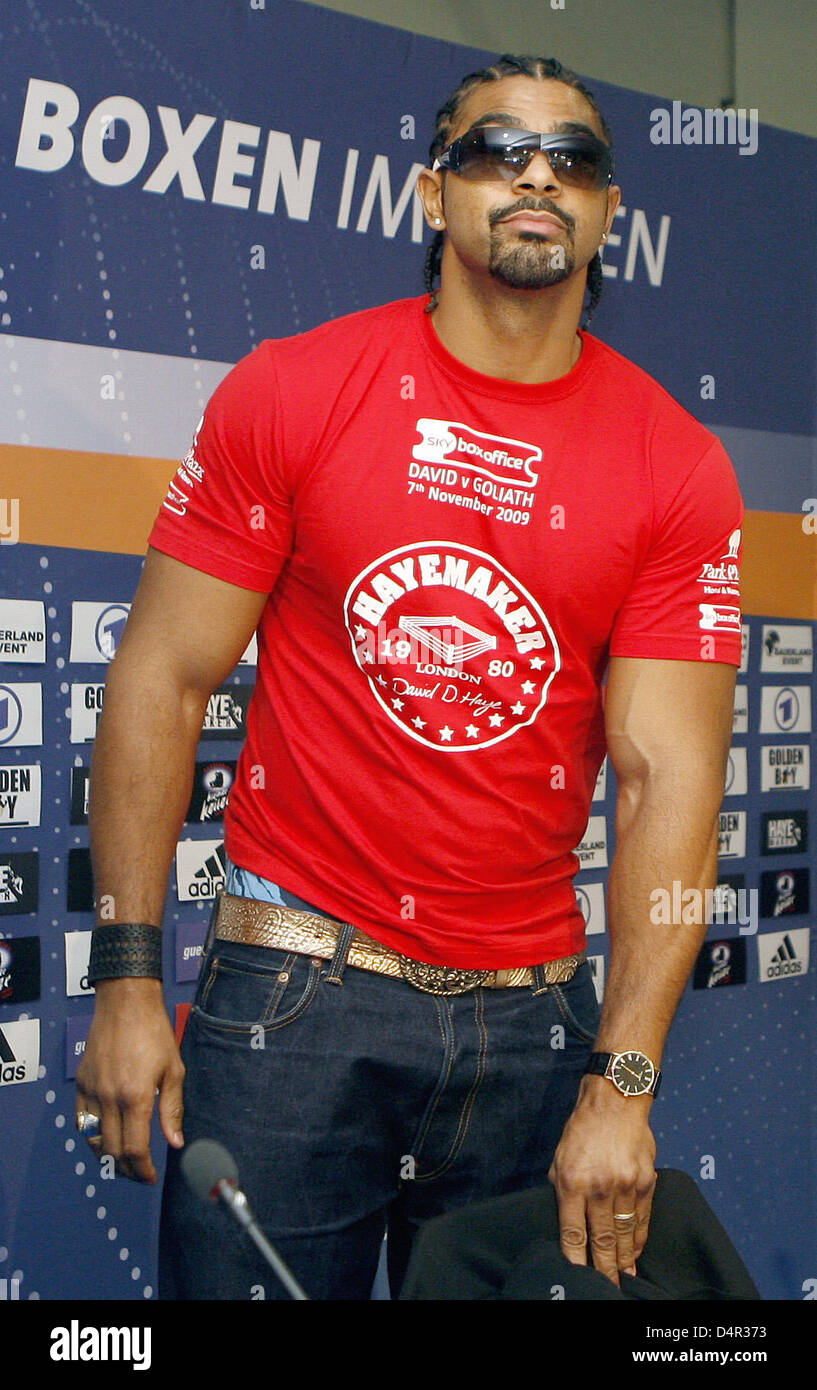 Britische Schwergewichts-Boxer David Haye während einer Pressekonferenz in Nürnberg, Deutschland, 22. September 2009 abgebildet. Haye fordern russische WBA-Schwergewichts-Champion Nikolay Valuev für den Titel am 7. November 2009 in Nürnberg. Foto: DANIEL KARMANN Stockfoto