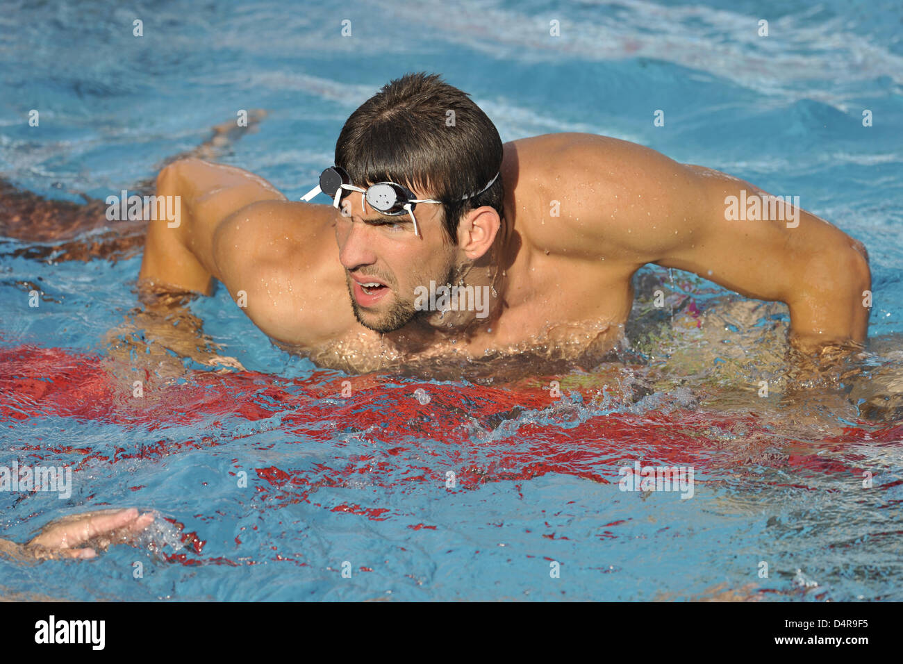 US-Schwimmer Michael Phelps während des Trainings in den Pool der Wettkämpfe im Foro Italico in Rom, 24. Juli 2009 zu sehen. Foto: Bernd Thissen Stockfoto