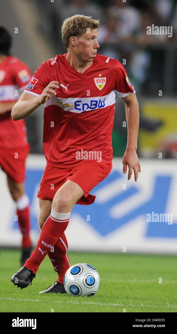Stuttgart? s Pavel Pogrebnyak gesehen in Aktion während der Bundesliga Spiel VfL Wolfsburg gegen VfB Stuttgart im Stadium der Volkswagen Arena in Wolfsburg, Deutschland, 7. August 2009. Wolfsburg besiegt Stuttgart 2-0. Foto: Jochen Luebke Stockfoto