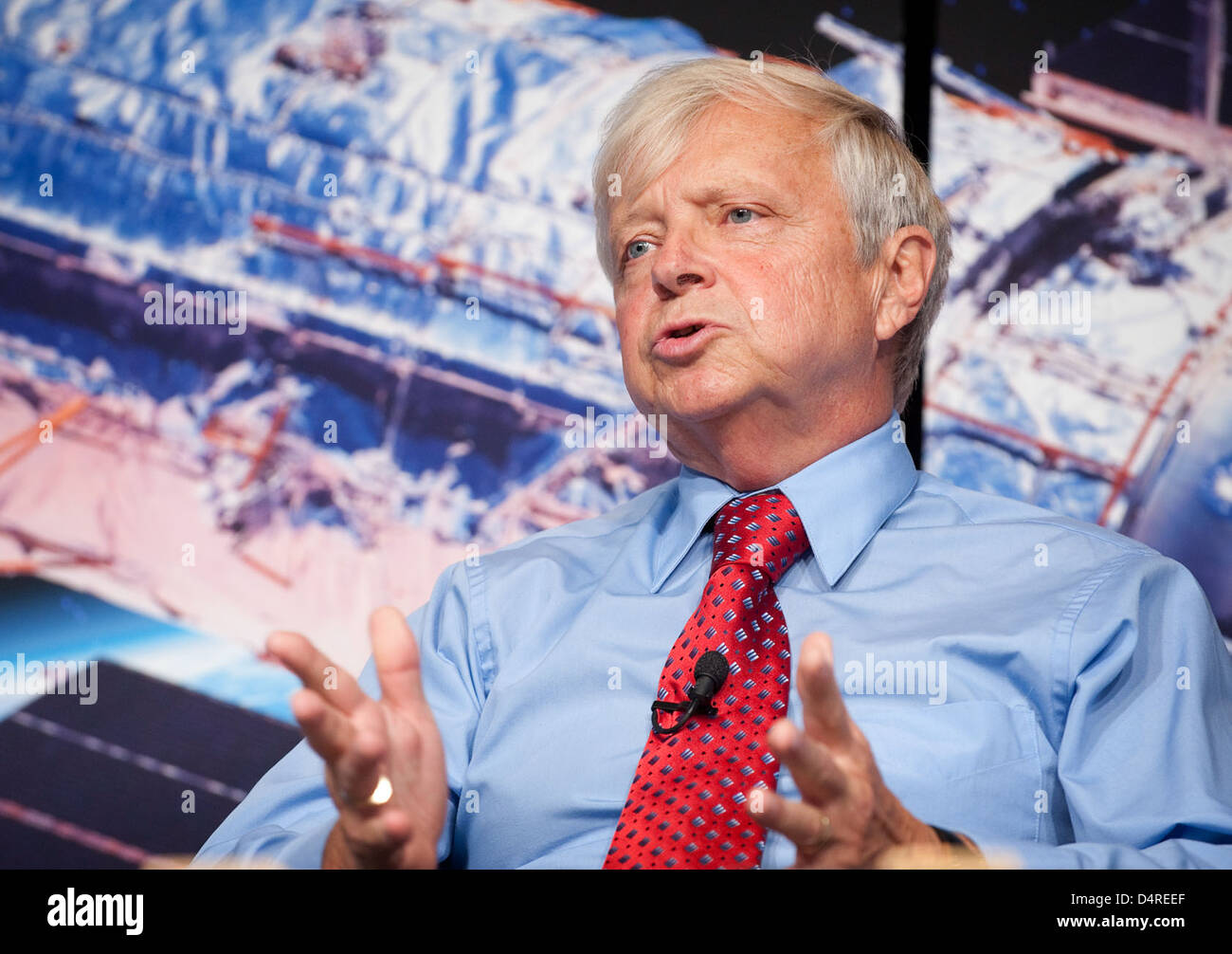 Das Hubble Weltraumteleskop erfasst weiterhin atemberaubende Weltraumbilder. Diese aktualisierten Bilder, aufgenommen von der HST, bieten detaillierte Ansichten von entfernten Galaxien und kosmischen Phänomenen und fördern unser Verständnis des Universums. Stockfoto