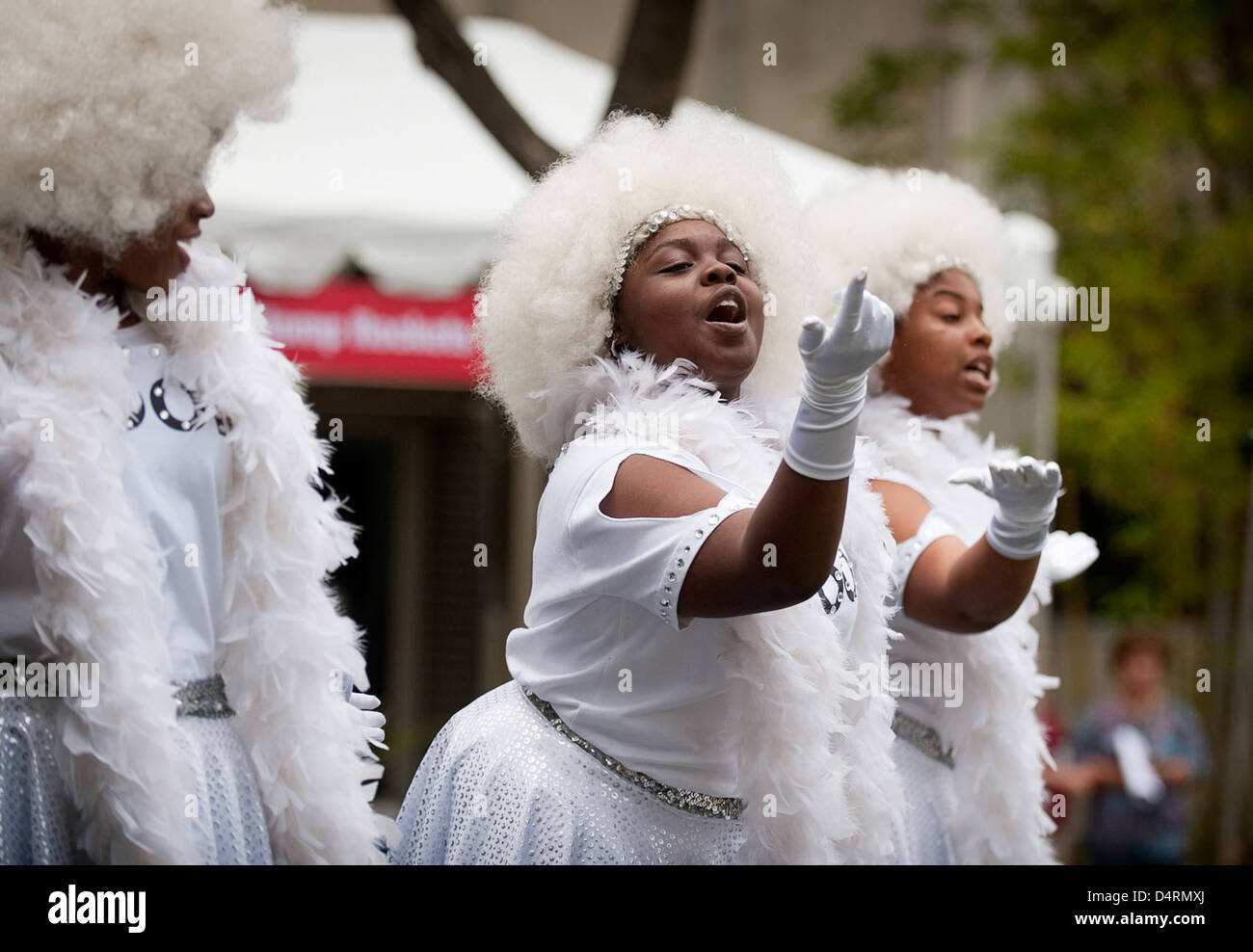 Das „Summer of Innovation“-Programm beginnt im Jet Propulsion Laboratory der NASA in Pasadena, Kalifornien, und fördert die MINT-Ausbildung und inspiriert zukünftige Wissenschaftler und Ingenieure. Stockfoto