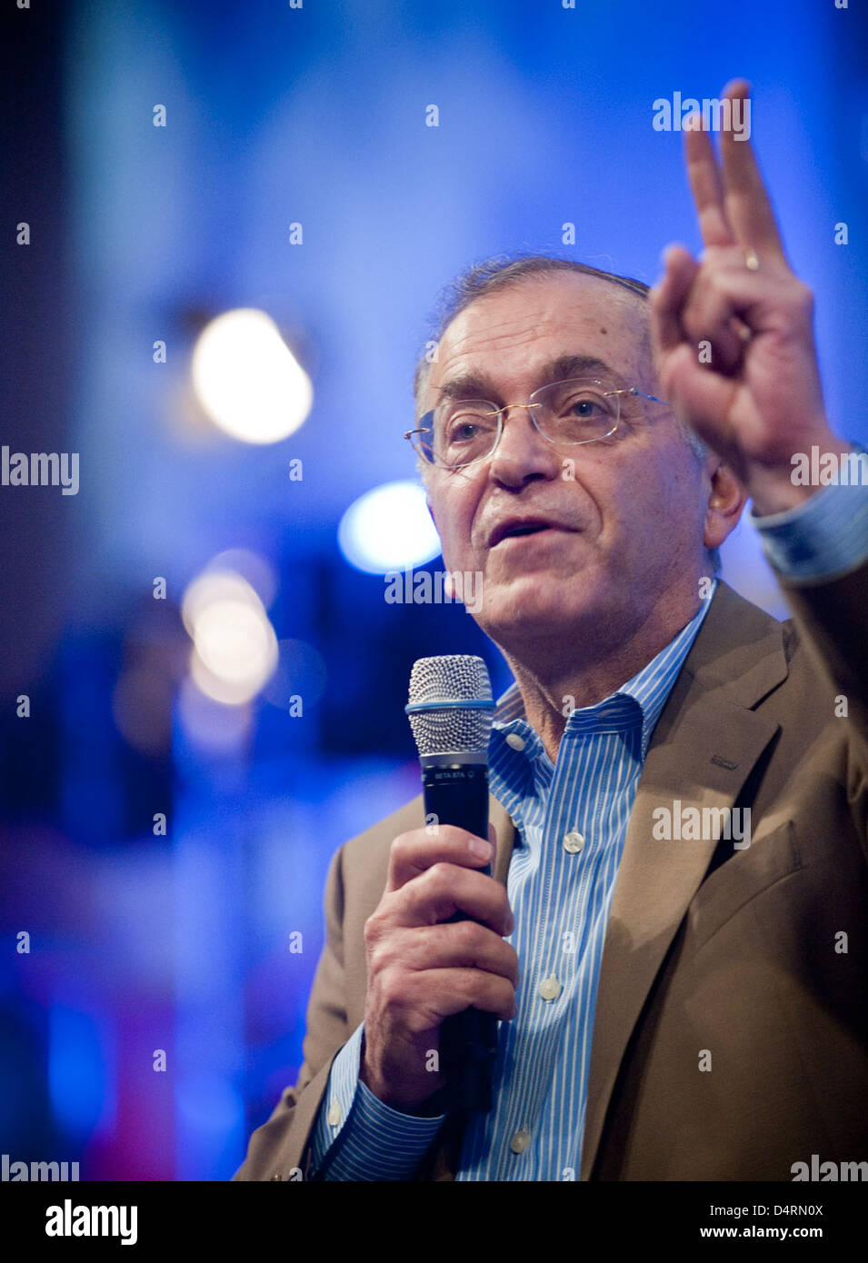 Das „Summer of Innovation“-Programm wird von der NASA im Jet Propulsion Laboratory in Pasadena, Kalifornien, ins Leben gerufen und fördert das Engagement junger Menschen in MINT-Bereichen. Stockfoto