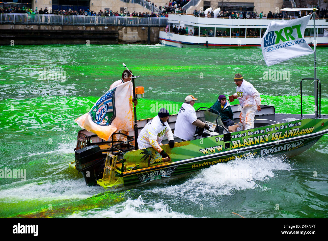Für St. Patricks Day in Chicago, Vereinigte Staaten von Amerika, auf Samstag, 16. März 2013 wird den Chicago River grün gefärbt. Stockfoto
