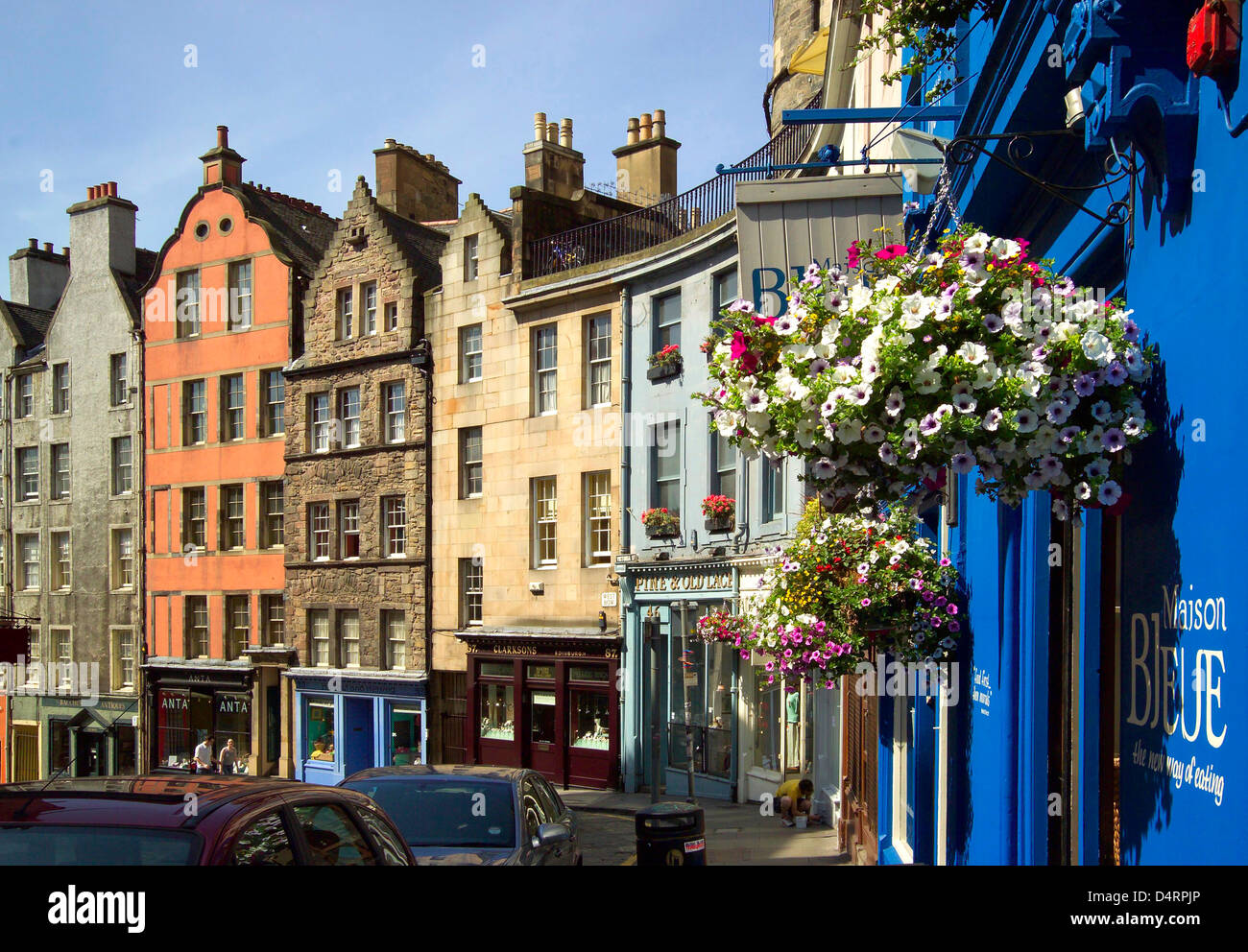 Maison Blueu Restaurant und hängenden Korb am Victoria street Stockfoto