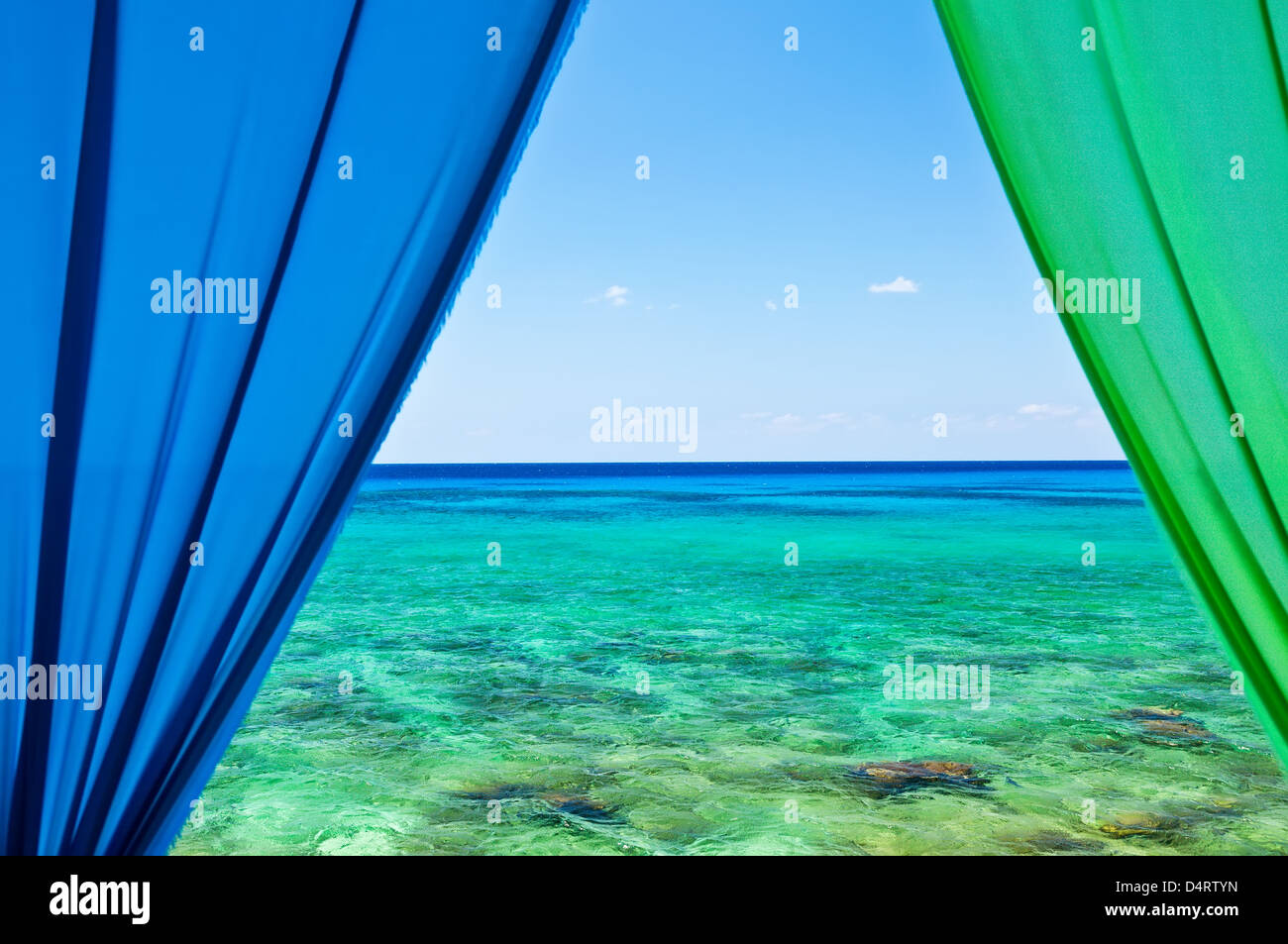 Windows-Ansicht der Karibik von den Cayman-Inseln Stockfoto