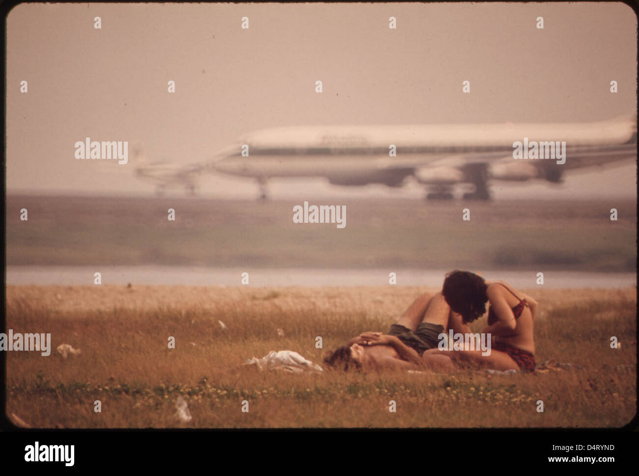 Verfassung-Strand - in Bild und Ton von Logan Flughafen Abflug Startbahn 22r Stockfoto