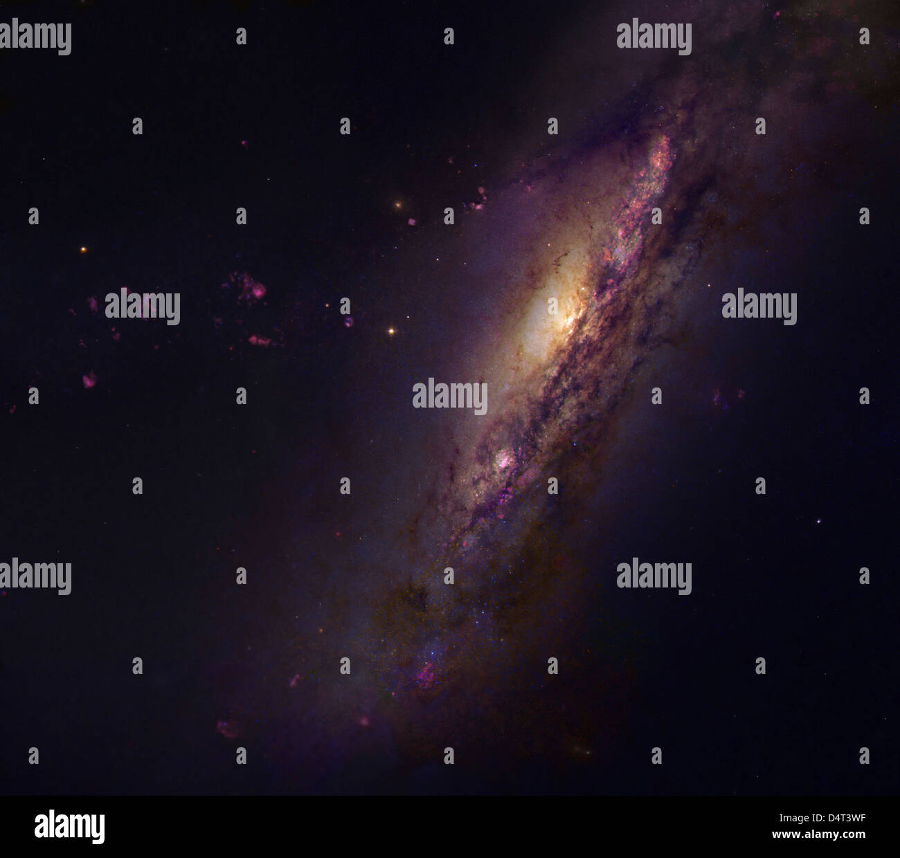 NGC 660, Polar Ring Galaxy in den Fischen. Stockfoto