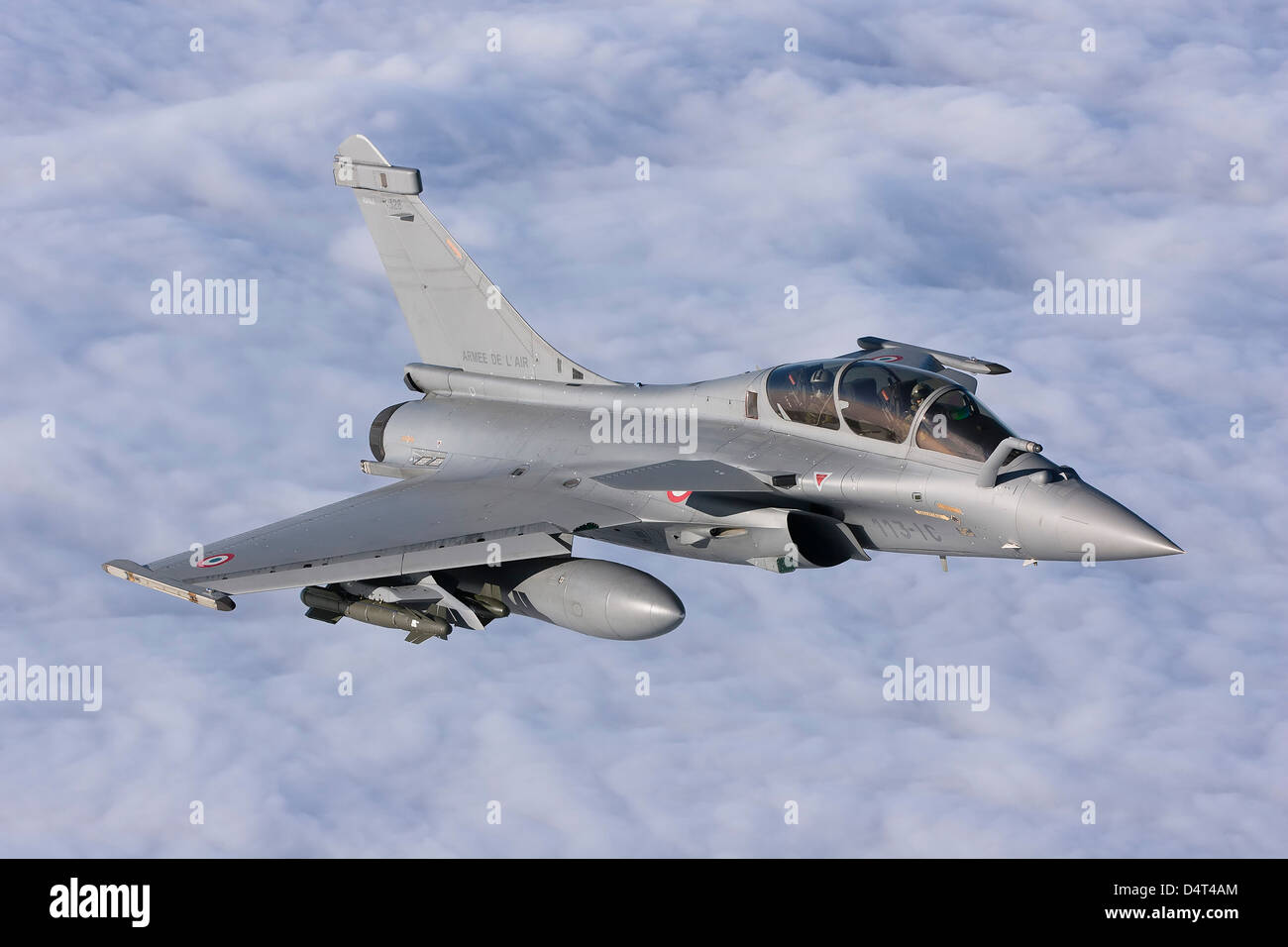 18. Januar 2010 - Dassault Rafale B von der französischen Luftwaffe vor der normannischen Küste. Diese Rafales tragen AASM Hammer Bomben. Stockfoto