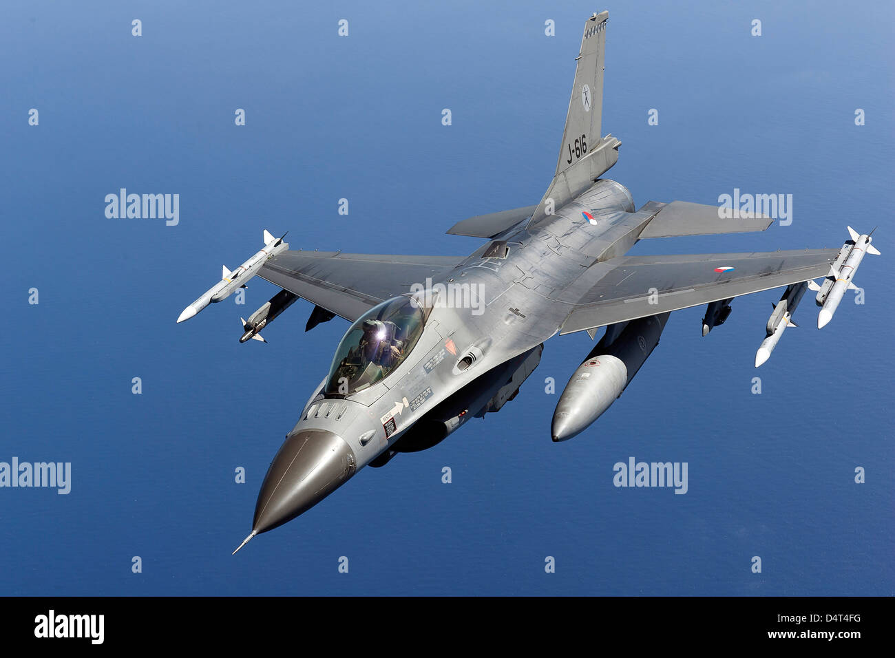 Niederländische f-16 bin während einer combat Air Patrol Sortie über das Mittelmeer. Stockfoto