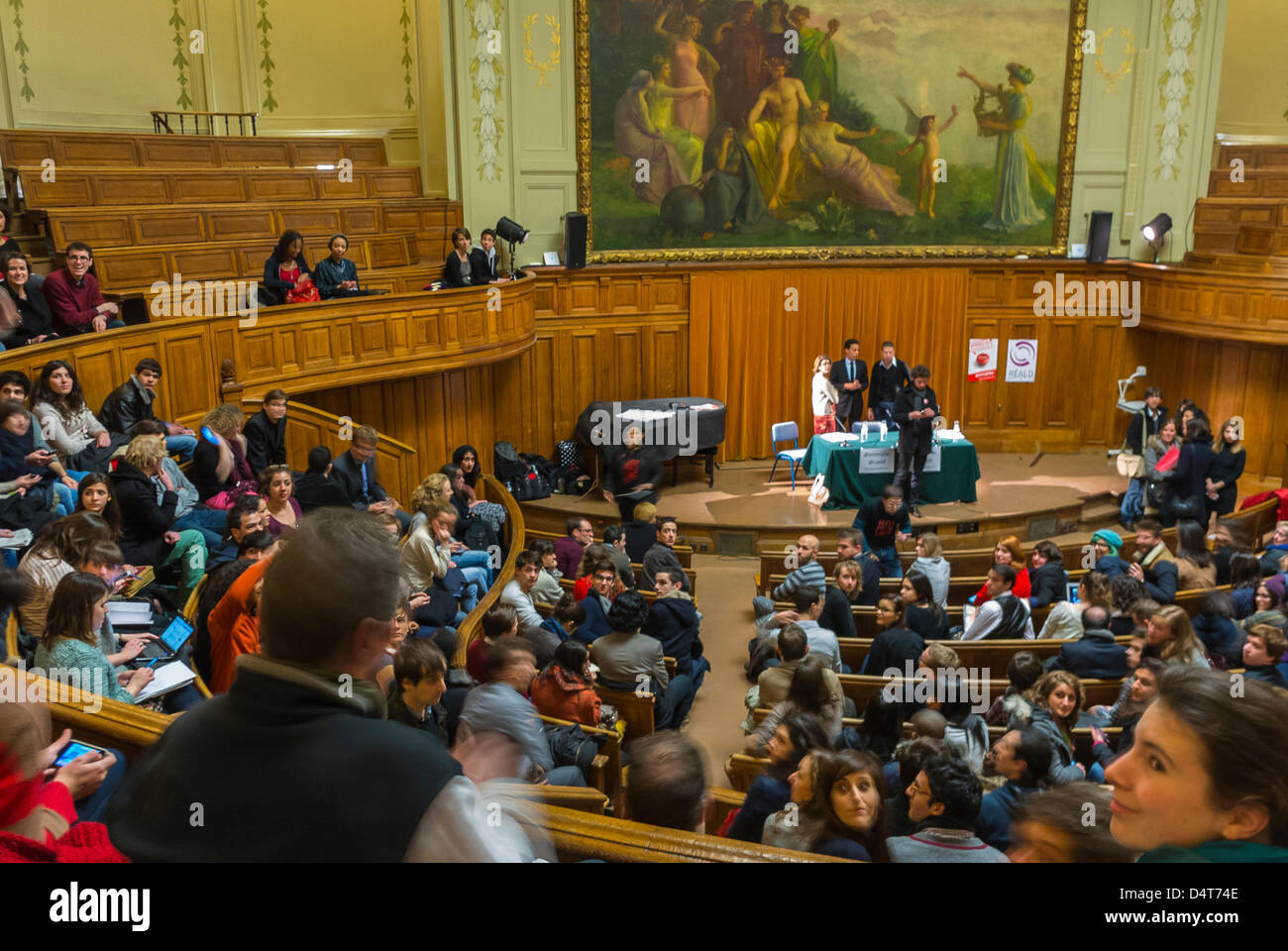 Paris, Frankreich, Französische Schulen: Sorbonne Universität Studenten treffen sich im Amphitheater, überfülltes Klassenzimmer, öffentliche Schule Frankreich Stockfoto
