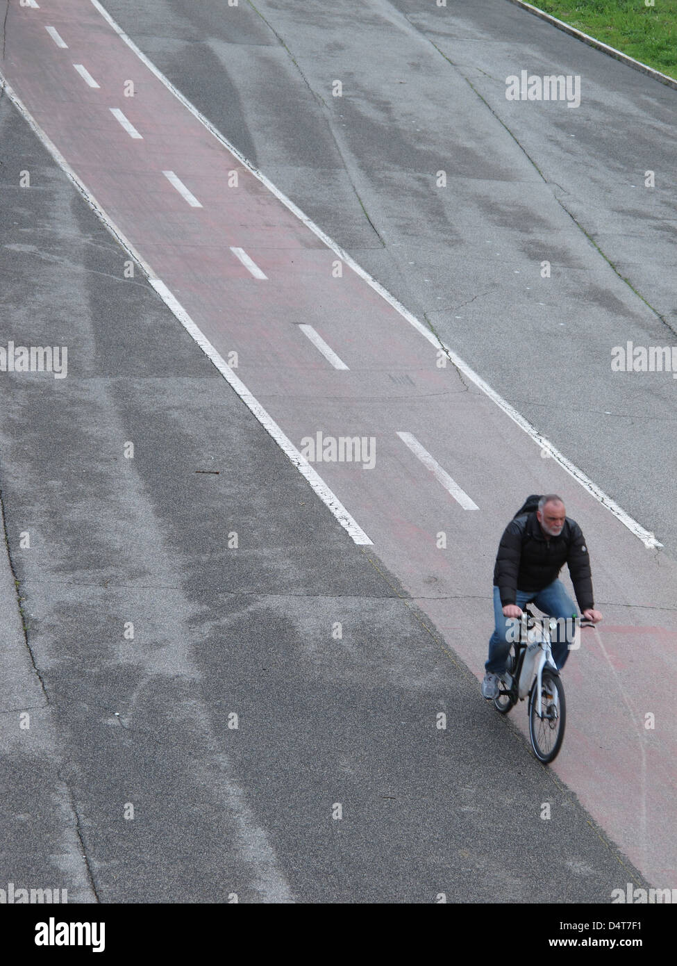 Fahrrad-Weg nach dem Regen Stockfoto