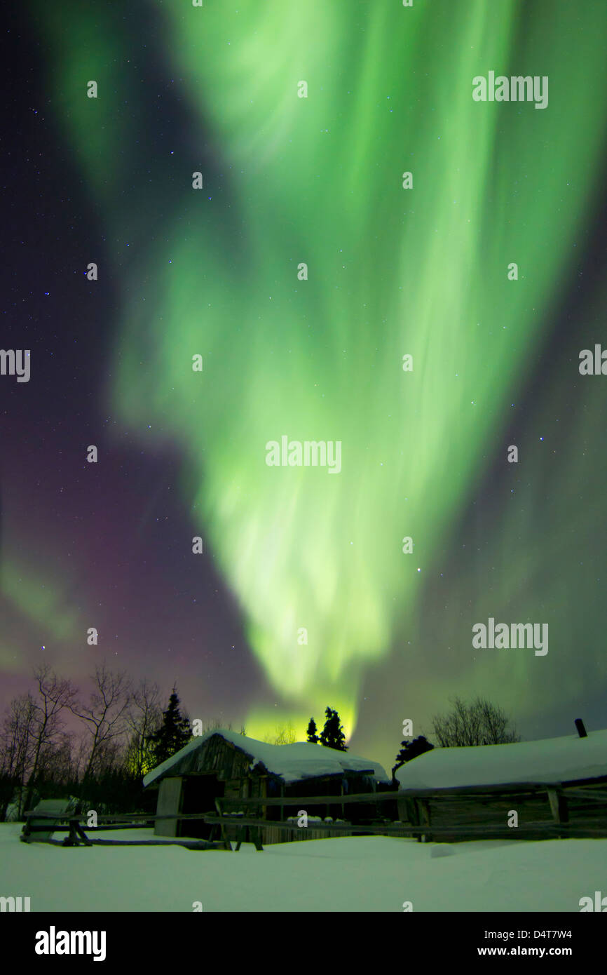 Aurora Borealis Und Der Grosse Wagen Leuchten Am Himmel Uber Einer