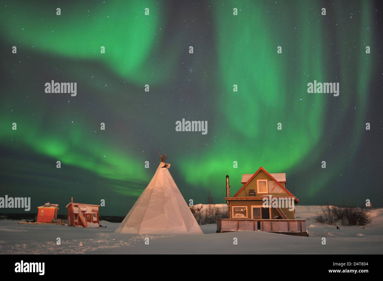 Zelt mit polarem licht Fotos und Bildmaterial in hoher Auflösung Alamy
