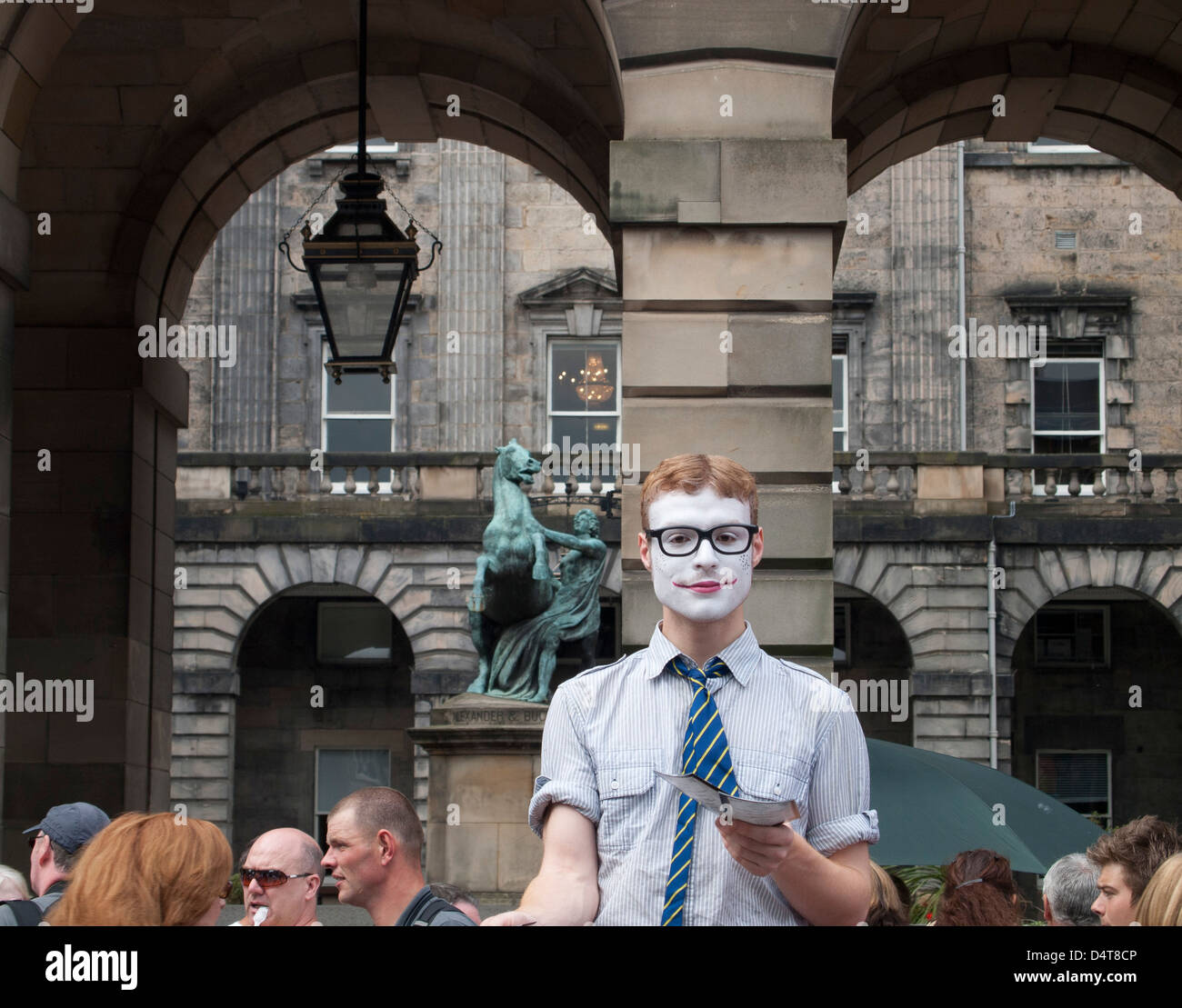 Festival Fringe Charakter Theaterereignis High street Stockfoto