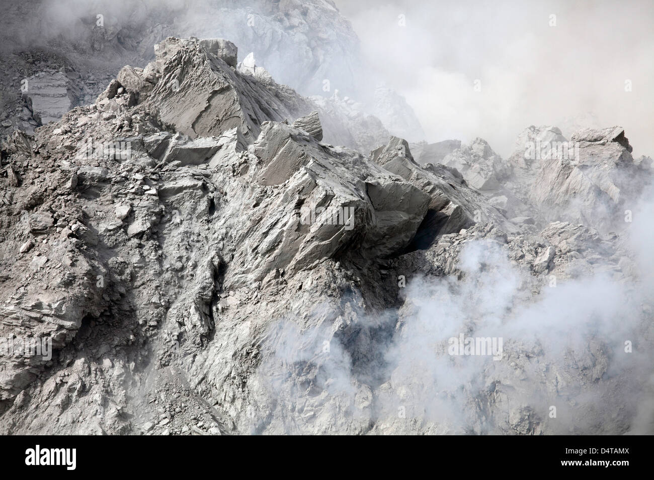 1. Dezember 2012 - Nahaufnahme der Extrusion Lappen auf Rerombola Lava-Dome Paluweh Vulkan Eruption 2012, Flores, Indonesien. Stockfoto