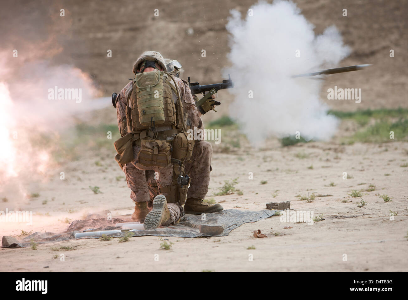 US-Marine feuert einen Rakete angetrieben Granatwerfer. Stockfoto