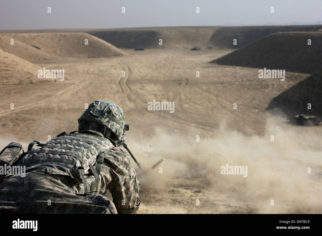 Ein Soldat der US-Armee feuert eine Barrett M82A1 Gewehr auf einem Schießplatz, Kunduz, Afghanistan. Stockfoto