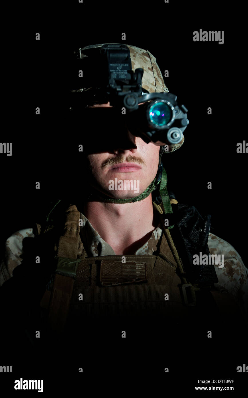 Porträt der US-Marine mit Night Vision im Norden Afghanistans Goggles. Stockfoto