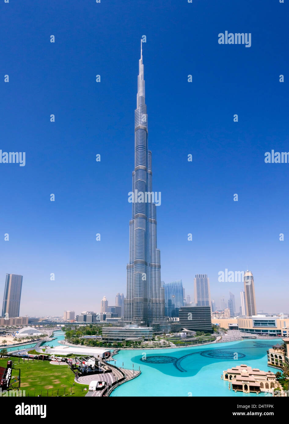 Tagsüber Blick auf Burj Khalifa Tower weltweit höchste Gebäude in Downtown Dubai VAE Stockfoto
