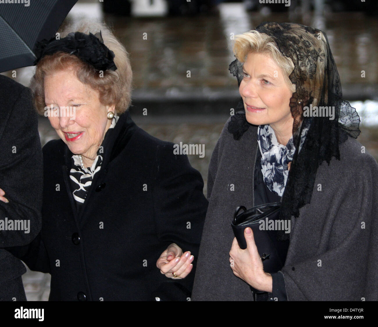 Prinzessin Marie-Astrid von Luxemburg nimmt an der Trauerfeier für Prinz Alexander von Belgien in Laken, Belgien, 4. Dezember 2009. Prinz Alexander starb am 29. November 2009. Er war der Halbbruder von König Albert II von Belgien. Foto: Albert Nieboer (Niederlande) Stockfoto