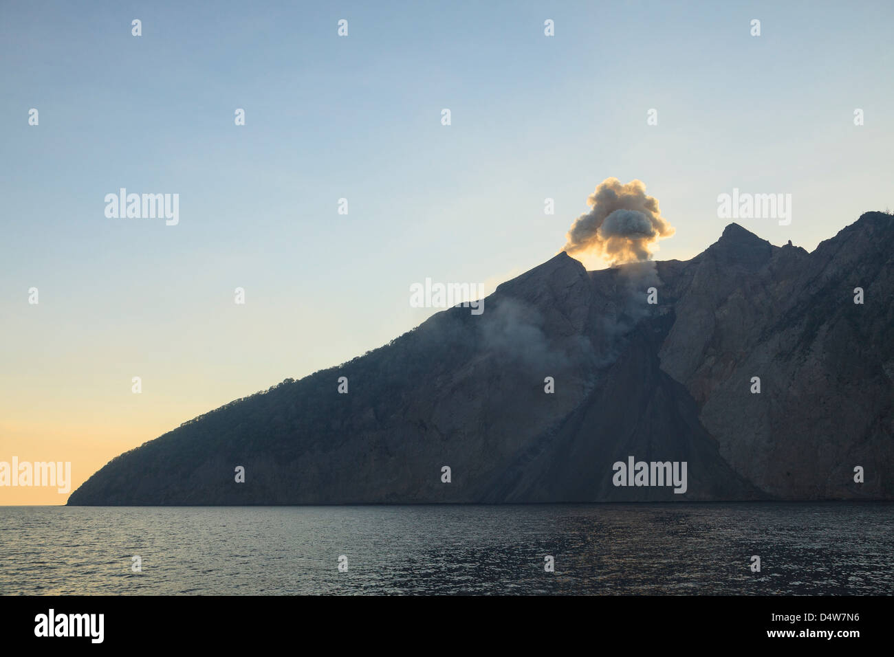 Vulkan Dampf ablassen Stockfoto