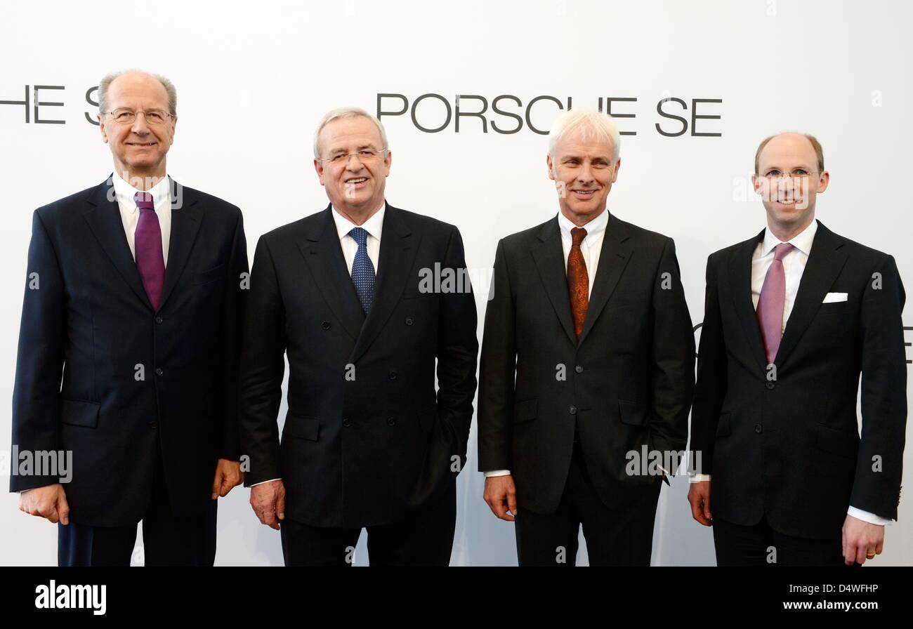 Porsche pose Fotos und Bildmaterial in hoher Auflösung Seite 2 Alamy