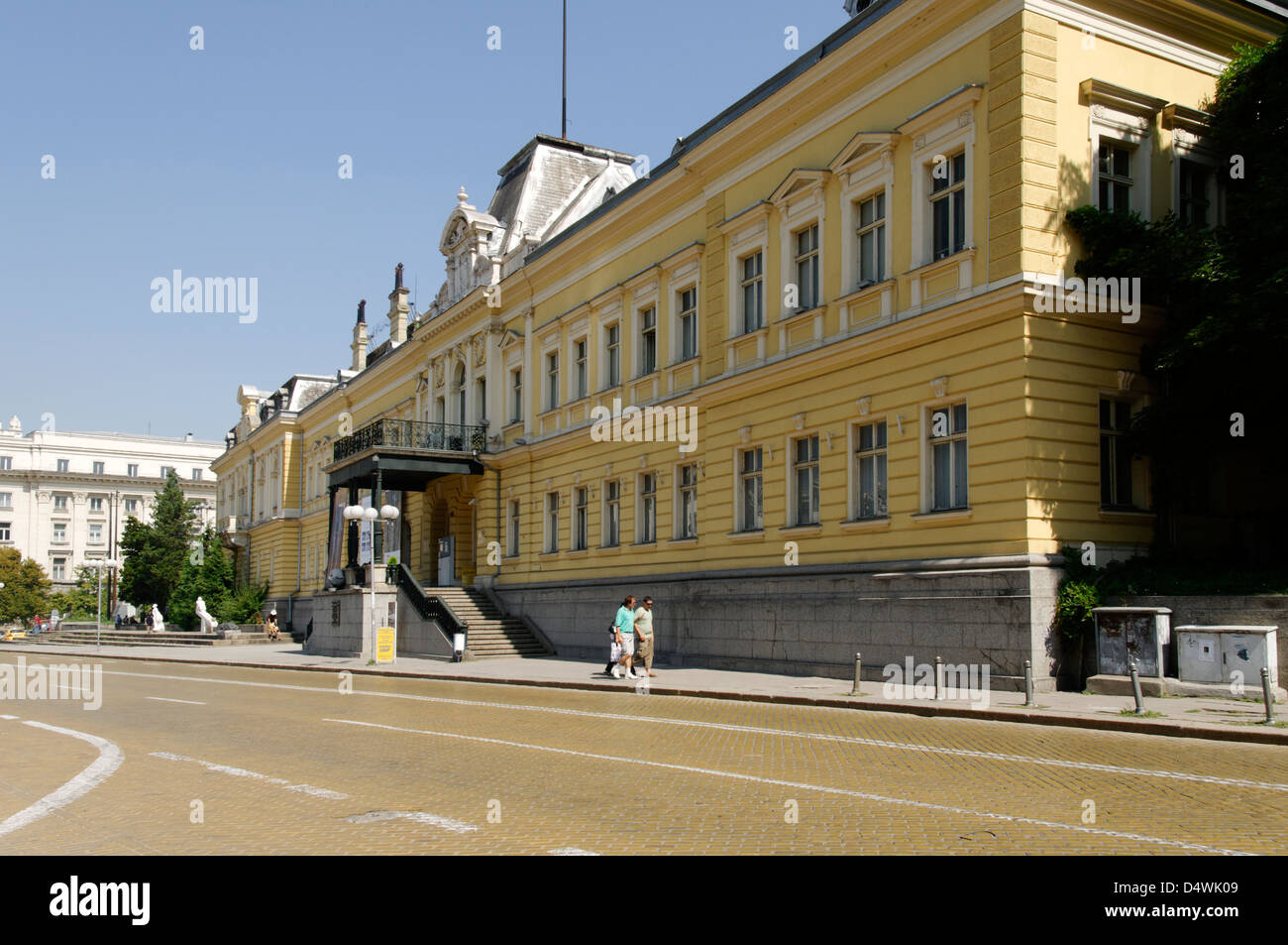 Sofia. Bulgarien. Blick von der eleganten Fassade des ehemaligen königlichen Palast und jetzt National Gallery of Fine Arts. Stockfoto