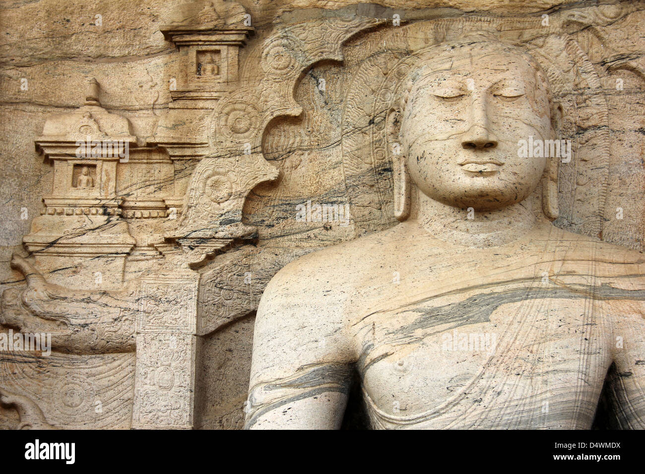 Sitzende Buddha-Bild, das zeigt der Dhyana-Mudra Stockfoto