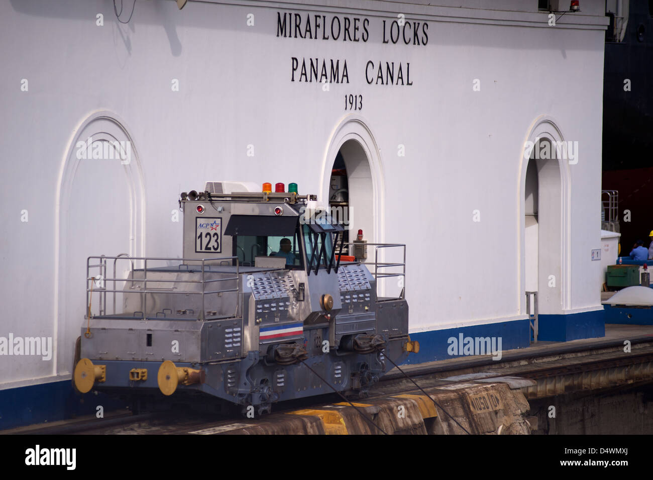 Schiffe im Abschnitt Miraflores Schleuse des Panamakanals Stockfoto