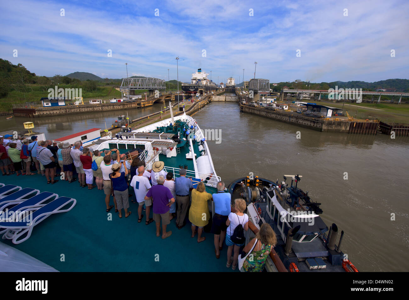 Schiffe im Abschnitt Miraflores Schleuse des Panamakanals Stockfoto