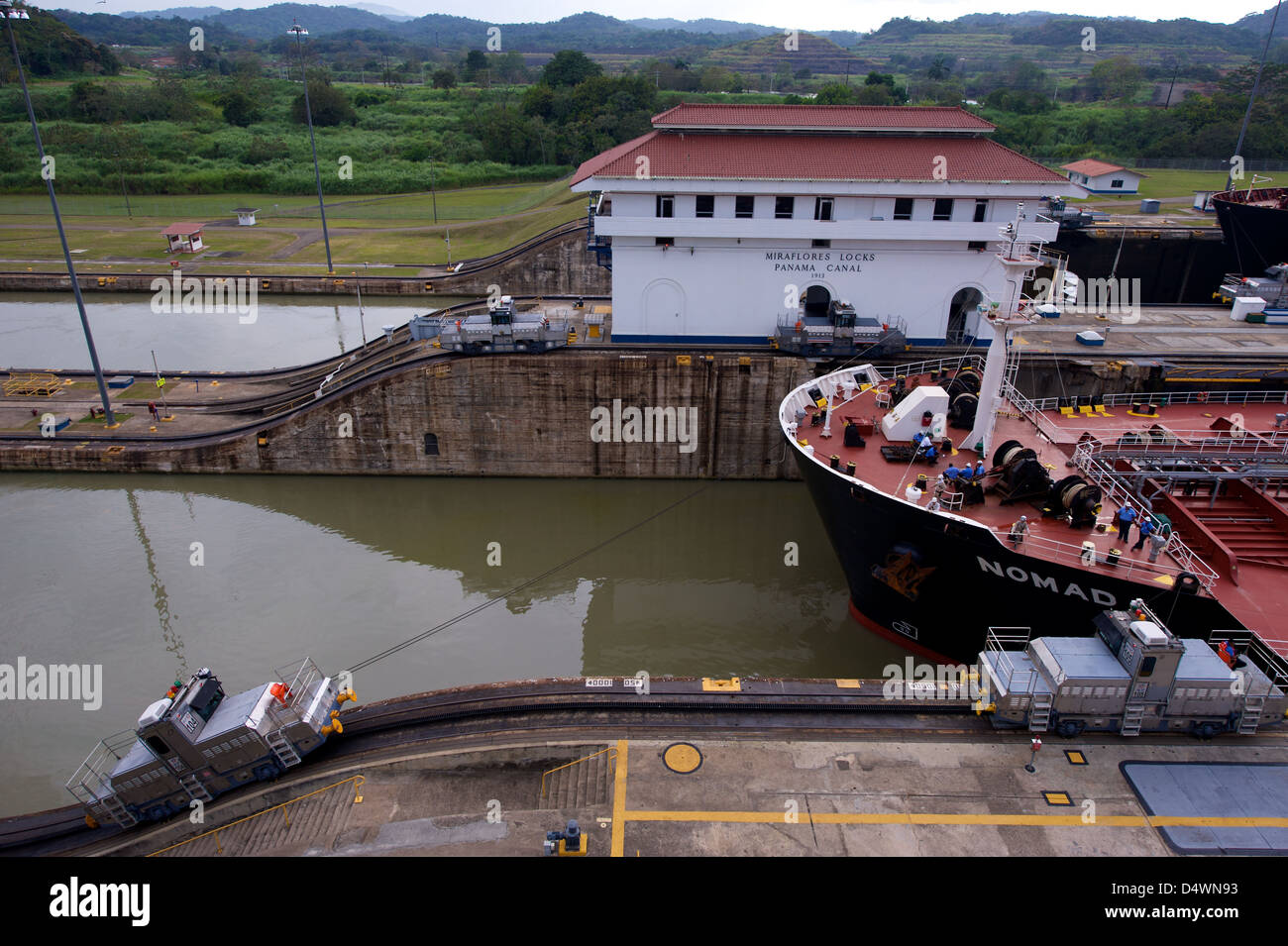Schiffe im Abschnitt Miraflores Schleuse des Panamakanals Stockfoto