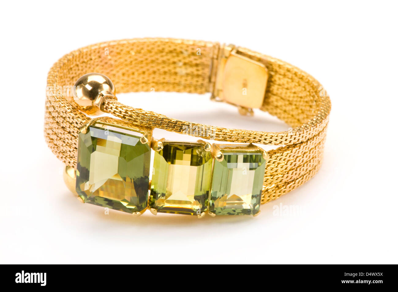 Gold-Armband mit Edelsteinen Stockfotografie - Alamy