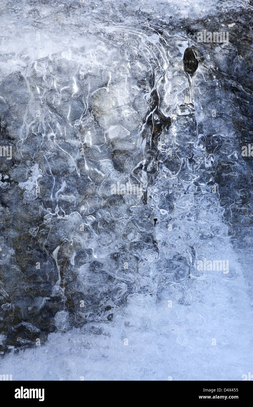 Detail der abstrakten Eis im Winter im englischen Lake District Stockfoto