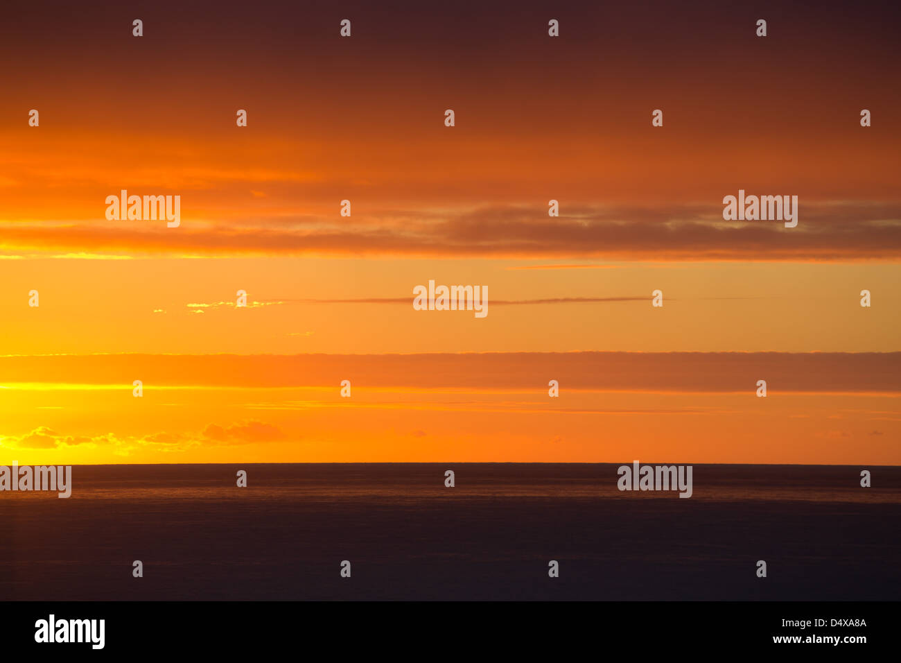 Bunter Himmel bei Sonnenuntergang Stockfoto