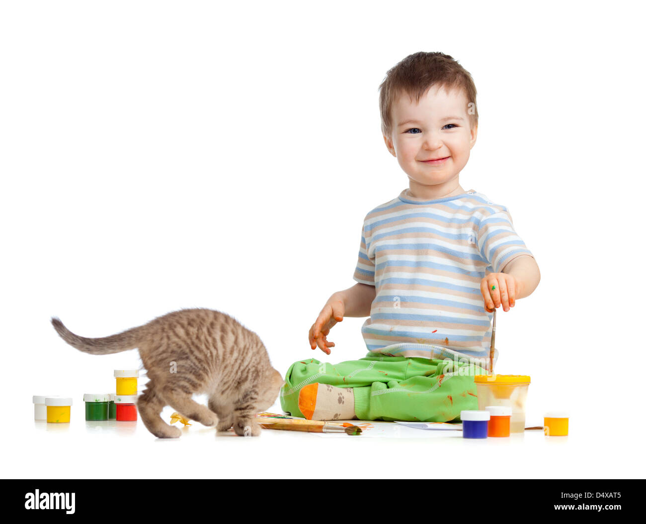 Kinder zeichnen Farben mit Katze Stockfoto