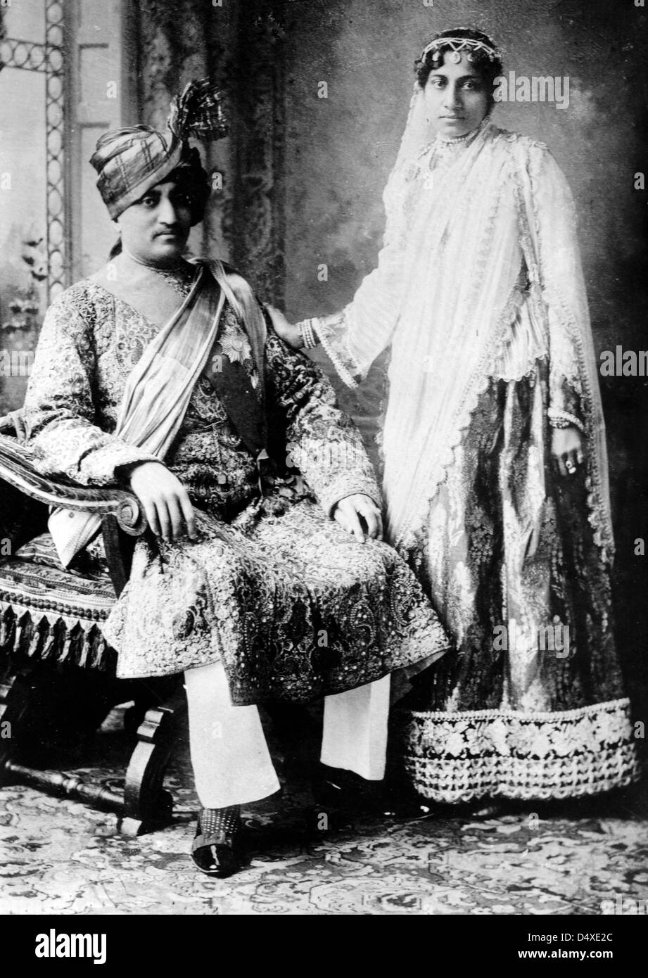 Nawab von Janjira (1879 – 1922) geboren 1862 und Nazli Begum des Jangira (1874-1968) Schwester von Atiya Fyzee, Maharashtra, Indien Stockfoto