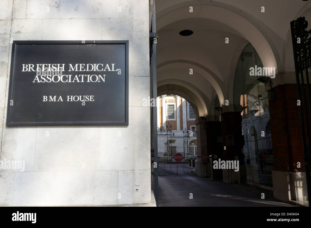 Das Hauptquartier der British Medical Association, BMA Haus am Tavistock Square in London. Stockfoto